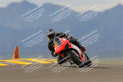 media/Sep-11-2022-SoCal Trackdays (Sun) [[81b7e951af]]/Turn 9 (930am)/